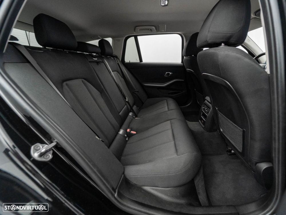 BMW 320 e Touring Auto - 45