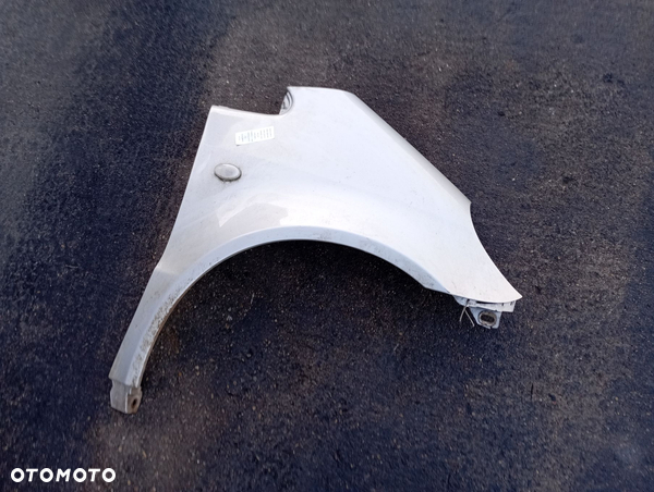 BŁOTNIK PRAWY PRZEDNI

 MERCEDES
 A160 CDI W168