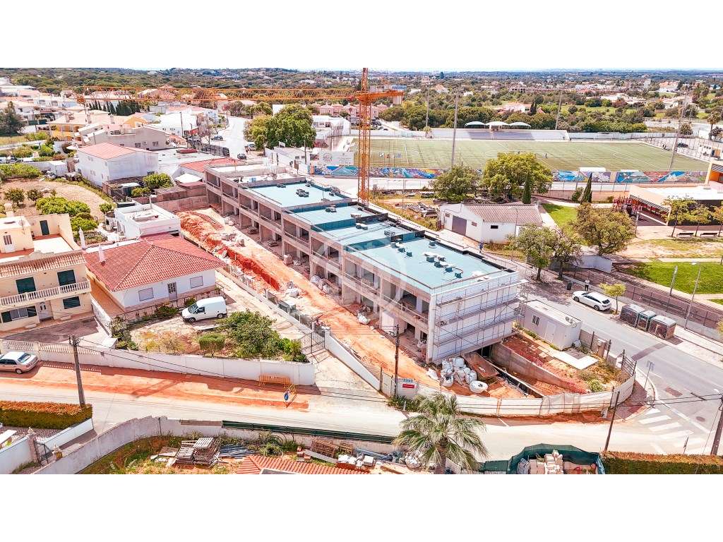 Moradias em Banda T3 com Piscina Privada em Construção em Almancil - Grande imagem: 4/18
