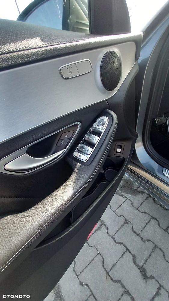 Mercedes-Benz Klasa C 200 4-Matic 9G-TRONIC - 7