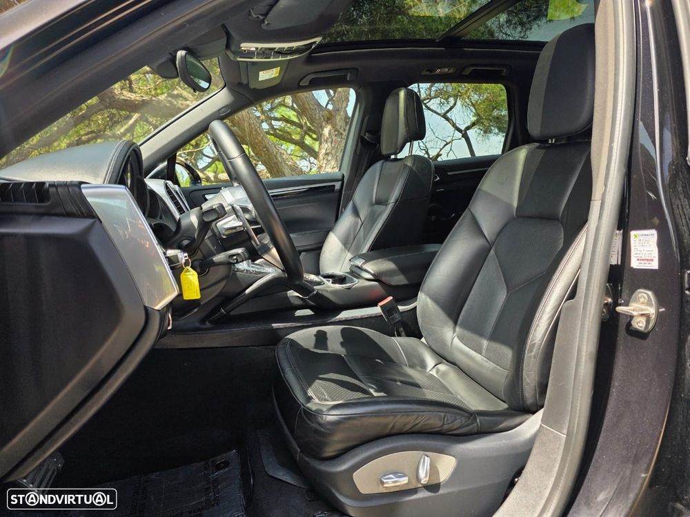 Porsche Cayenne S E-Hybrid - 9