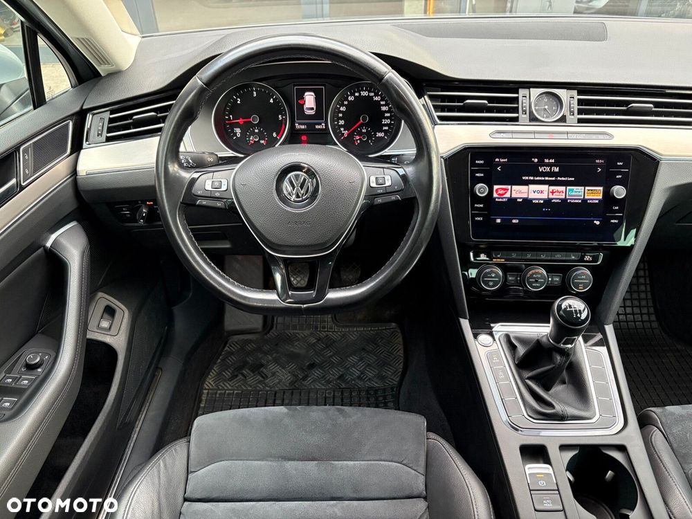 Volkswagen Passat Variant - 10