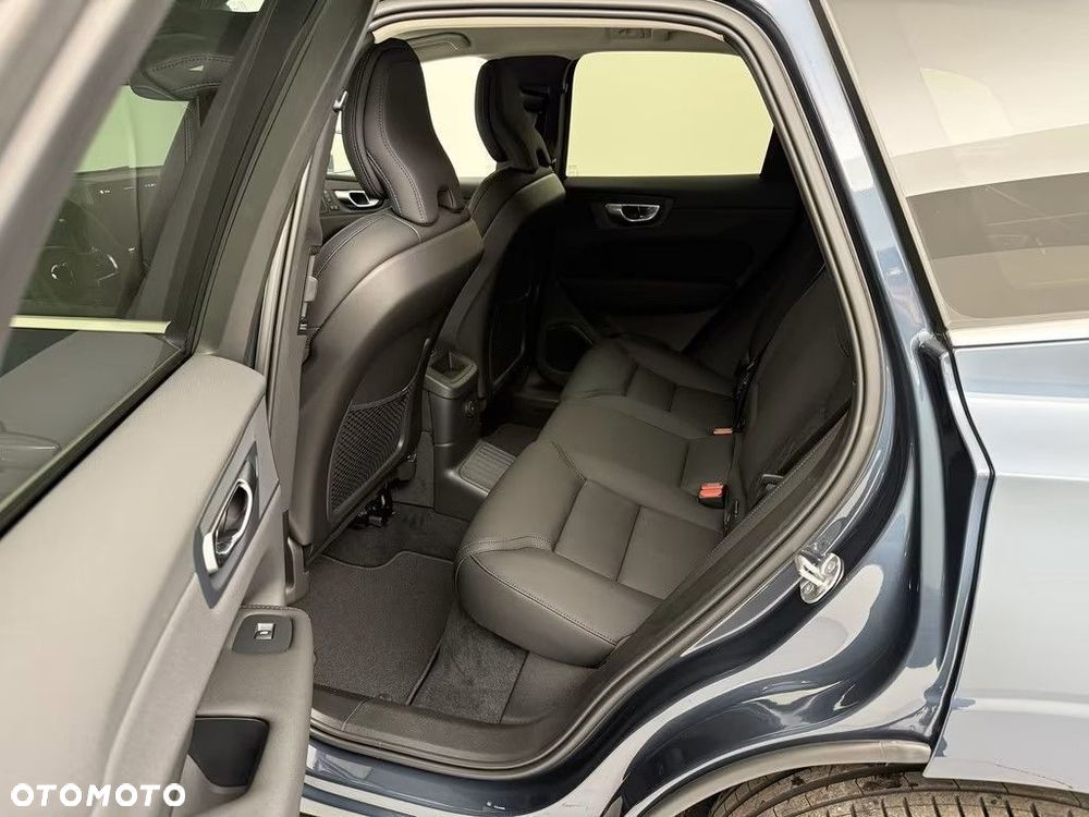 Volvo XC 60 T6 Plug-In Hybrid AWD Plus Bright - 10