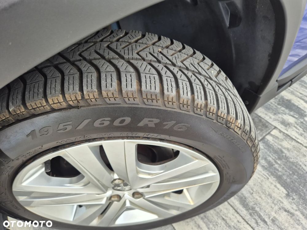 Peugeot 2008 BlueHDi 100 STOP & START Signature - 27
