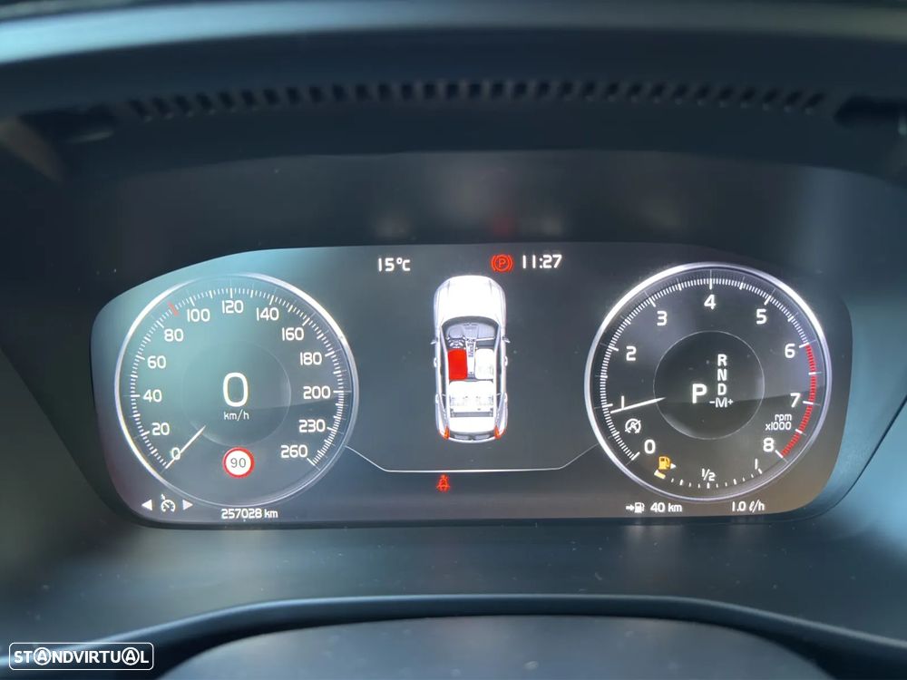 Volvo XC 40 2.0 T4 R-Design - 8