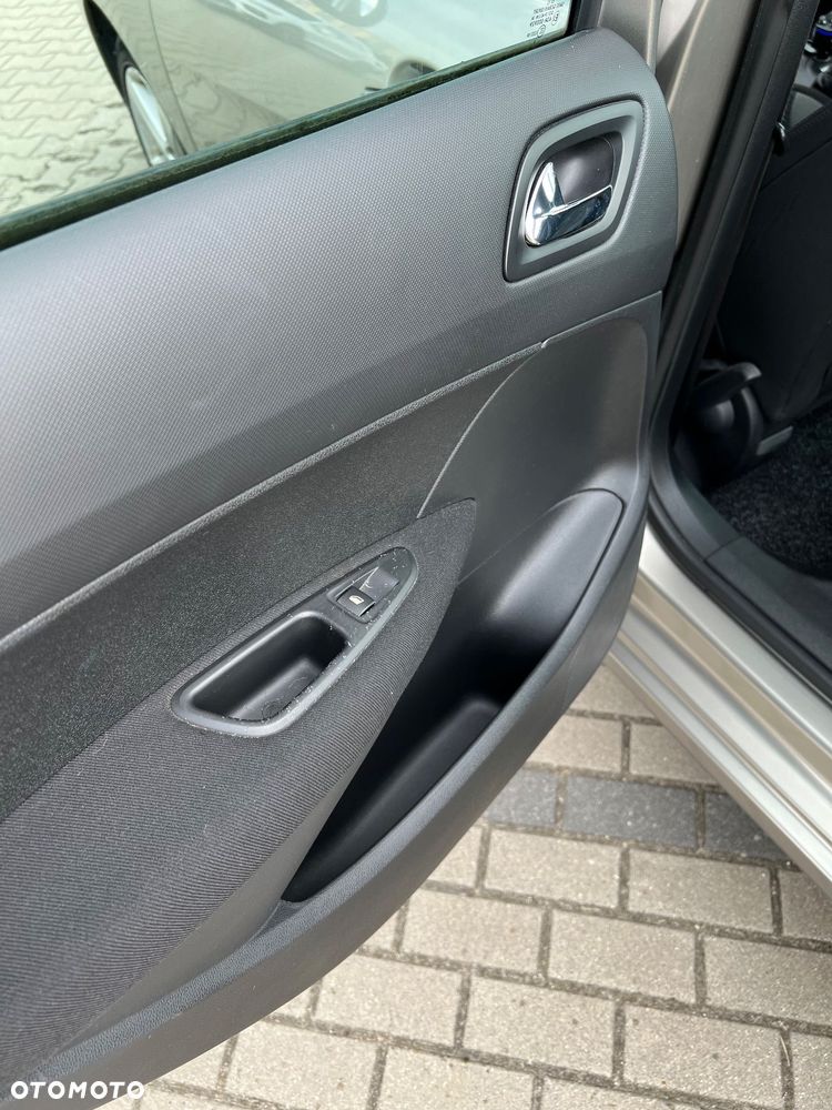Peugeot 308 - 24