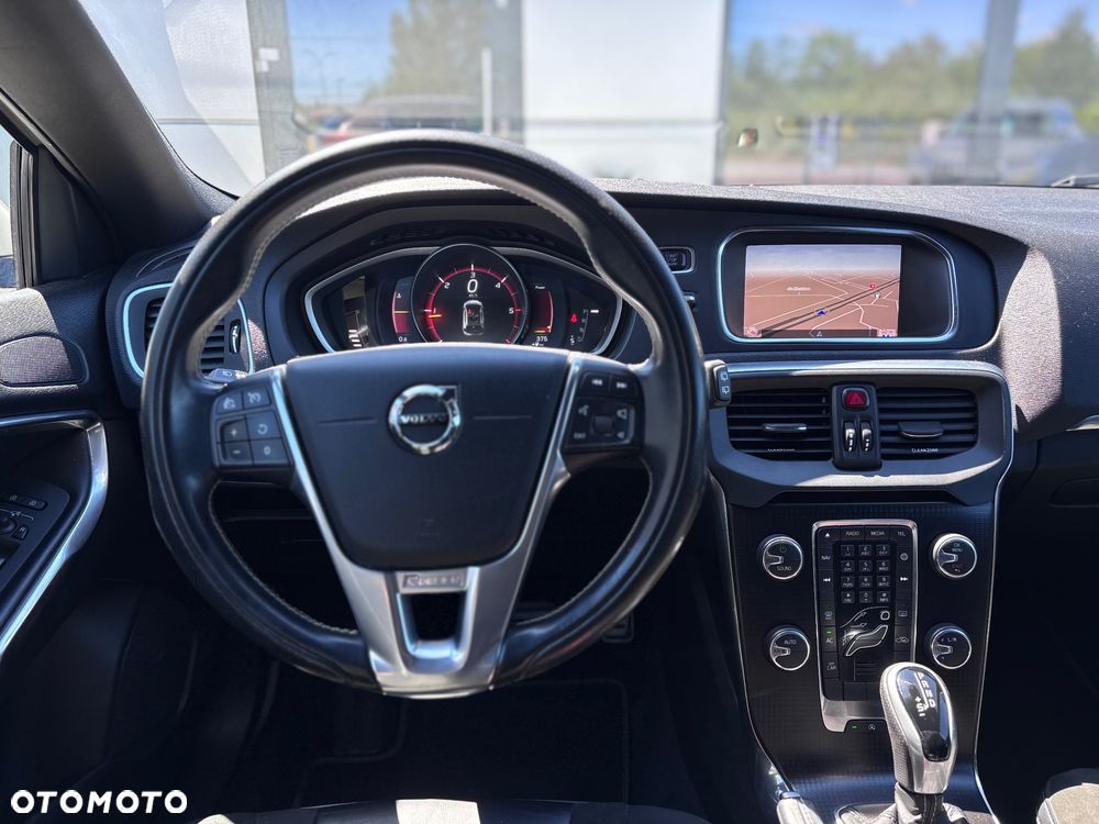 Volvo V40 D3 Geartronic RDesign - 18