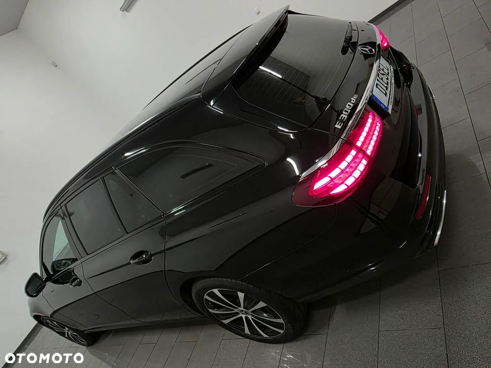 Mercedes-Benz Klasa E 300 de 4-Matic Exclusive - 35
