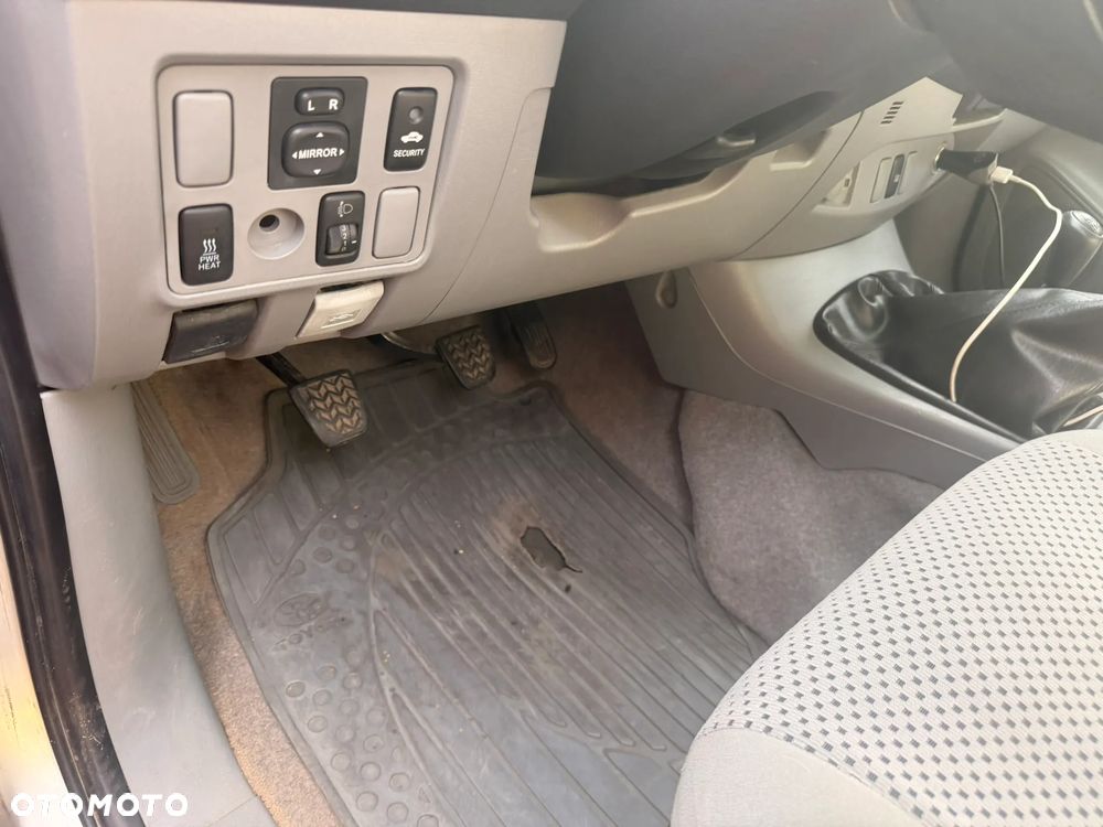 Toyota Hilux 2.5 D-4D SR5 - 23