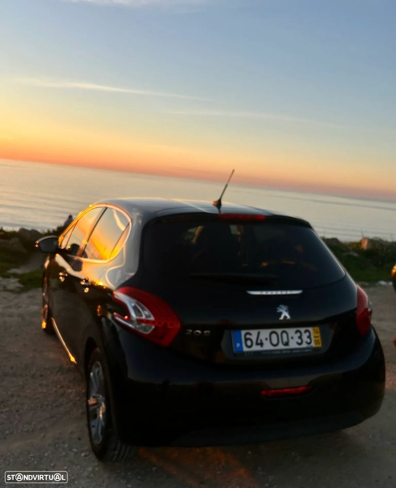 Peugeot 208 1.4 HDi Allure - 2