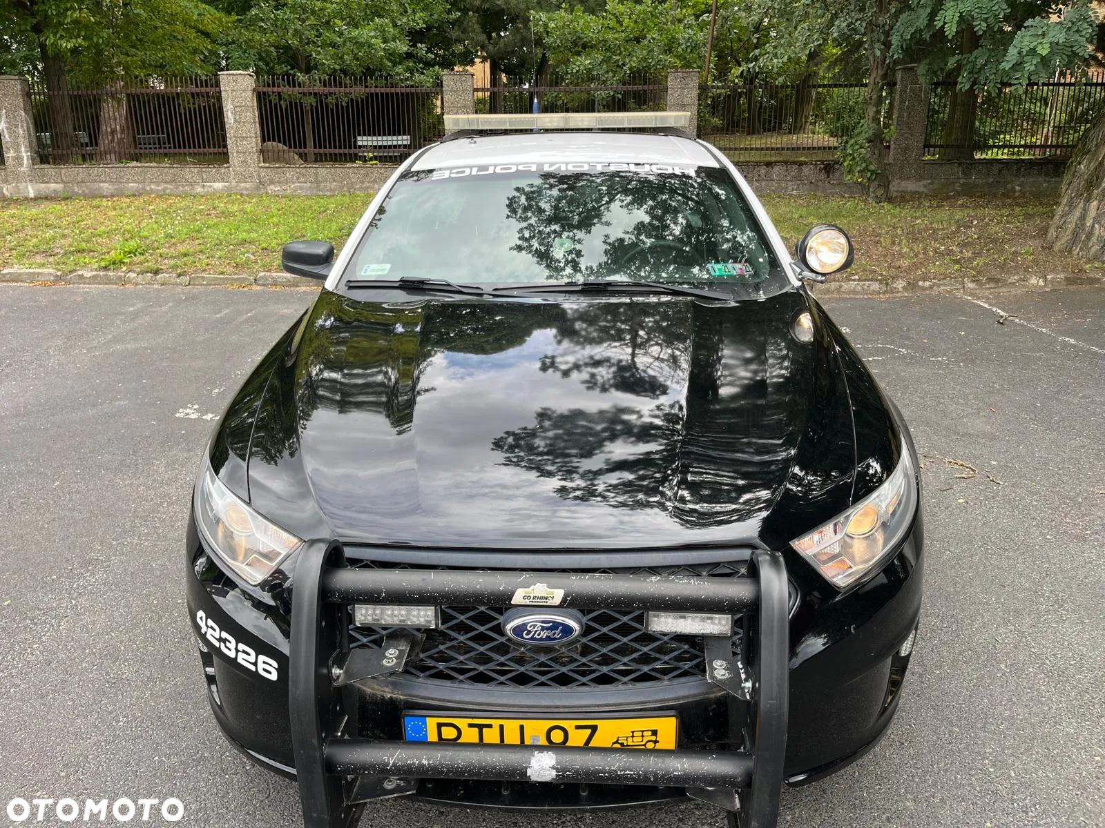 Ford Taurus - 3