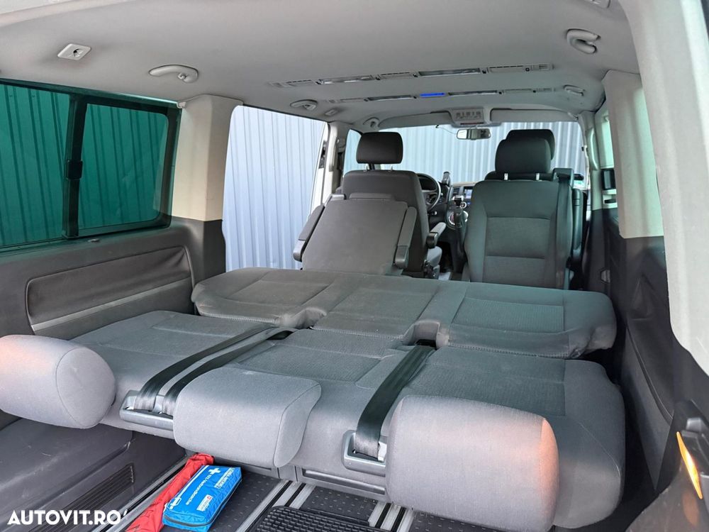 Volkswagen Multivan - 12