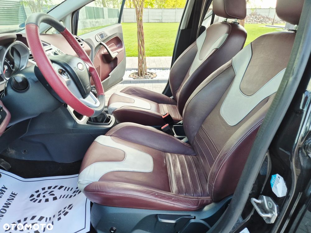 Ford Fiesta 1.4 Champions Edition - 19