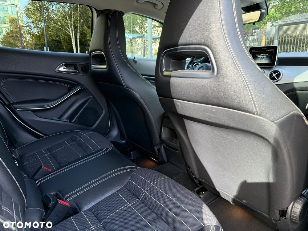 Mercedes-Benz GLA 250 4-Matic - 18