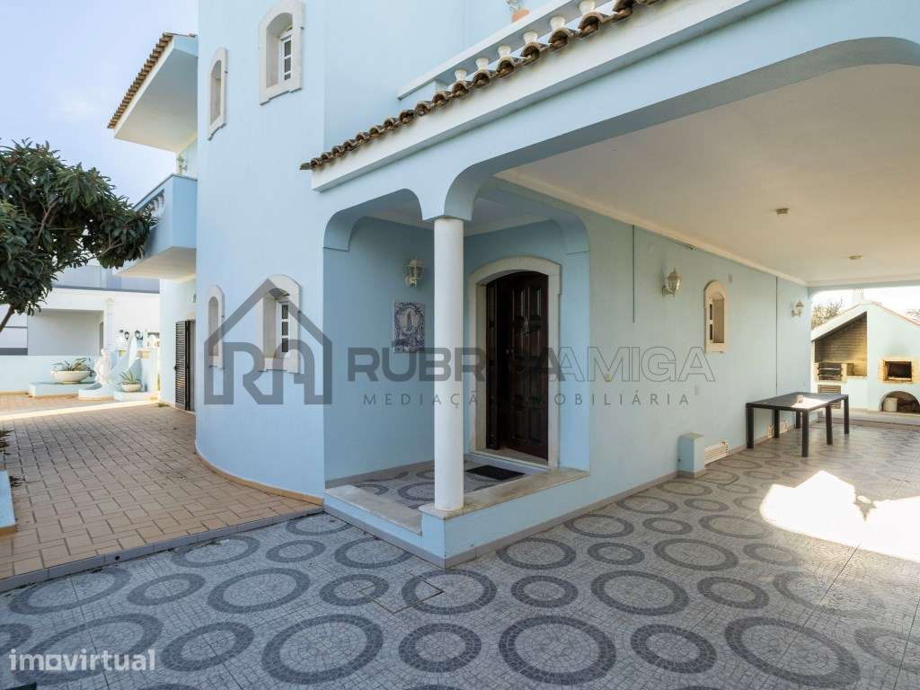 Moradia T4 com Piscina e 236 m² - Excelente Potencial Perto da Fuseta - Grande imagem: 3/25