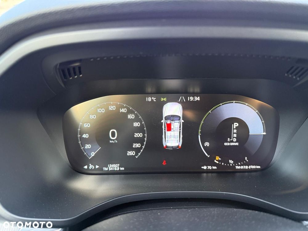 Volvo XC 60 D4 R-Design - 12
