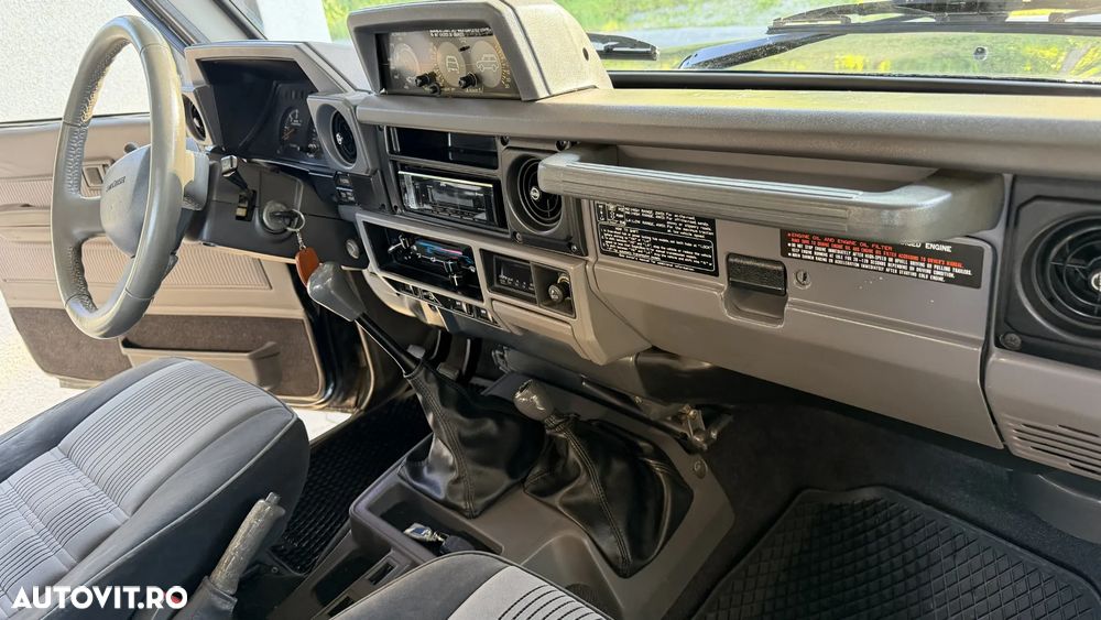 Toyota Land Cruiser - 7