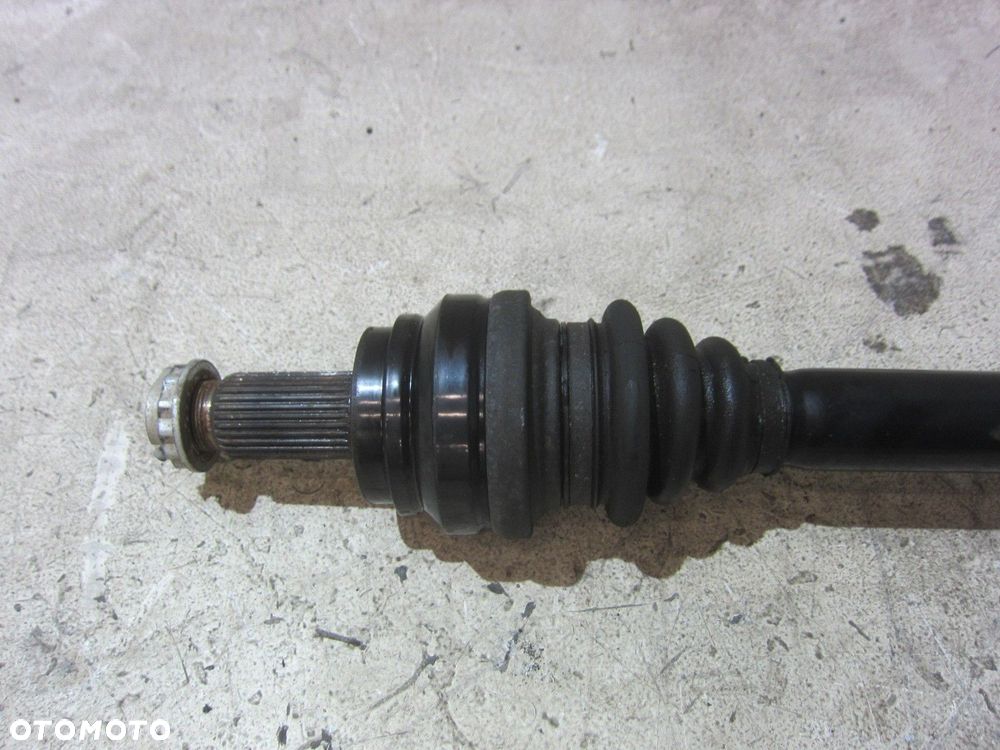 BMW 5 F10 F11 528i 535i N55 N52 PÓŁOŚ PRAWA TYLNA PRAWY 7581030 33207581030 - 2