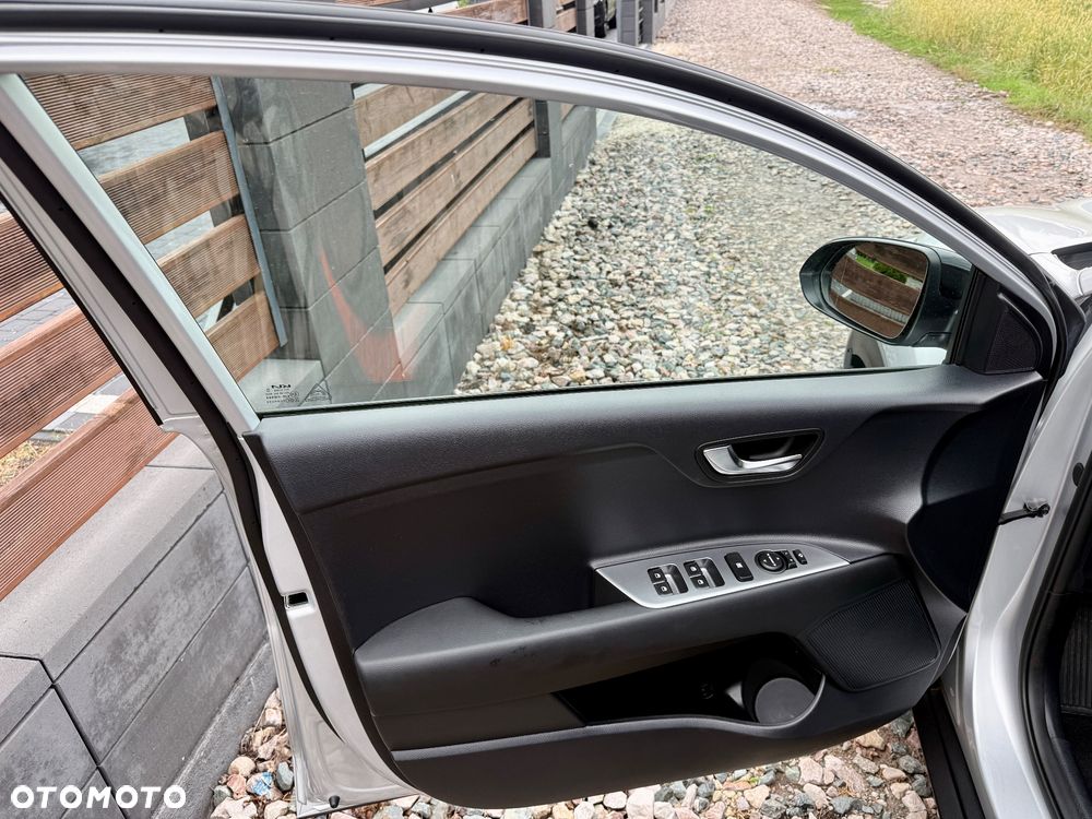Kia Stonic 1.0 T-GDI 100 OPF Dream-Team Edition - 17