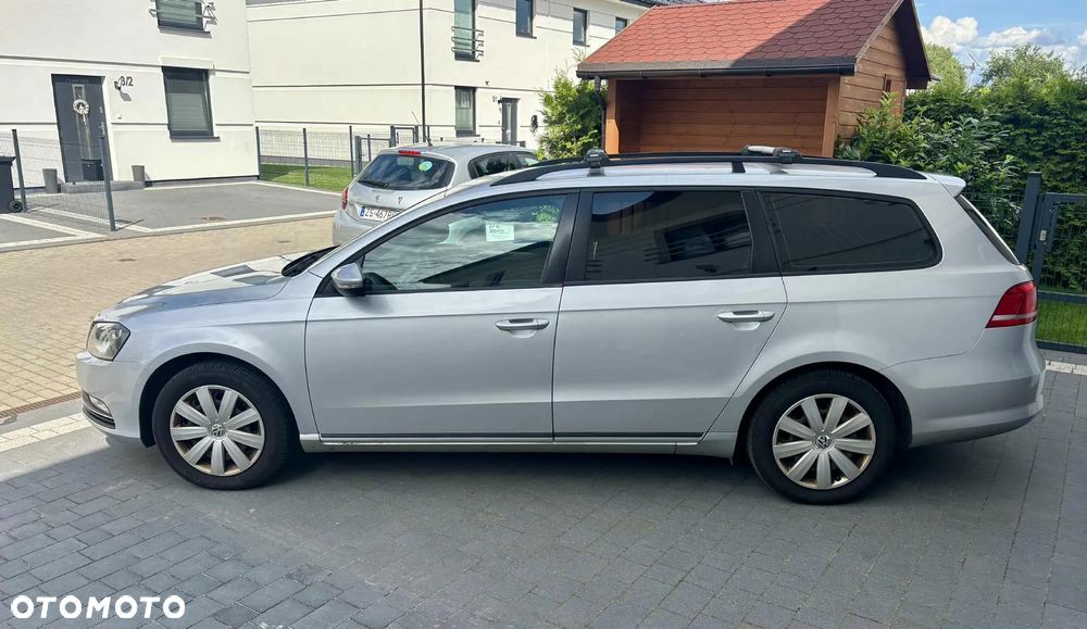 Volkswagen Passat 1.6 TDI DPF BlueMot Comfortline - 4