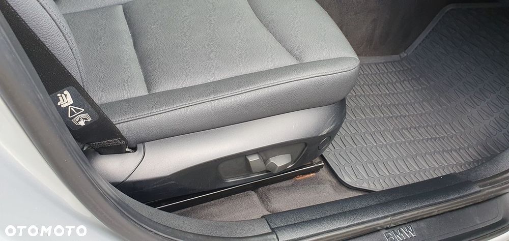 BMW X1 xDrive28i Sport Line - 17