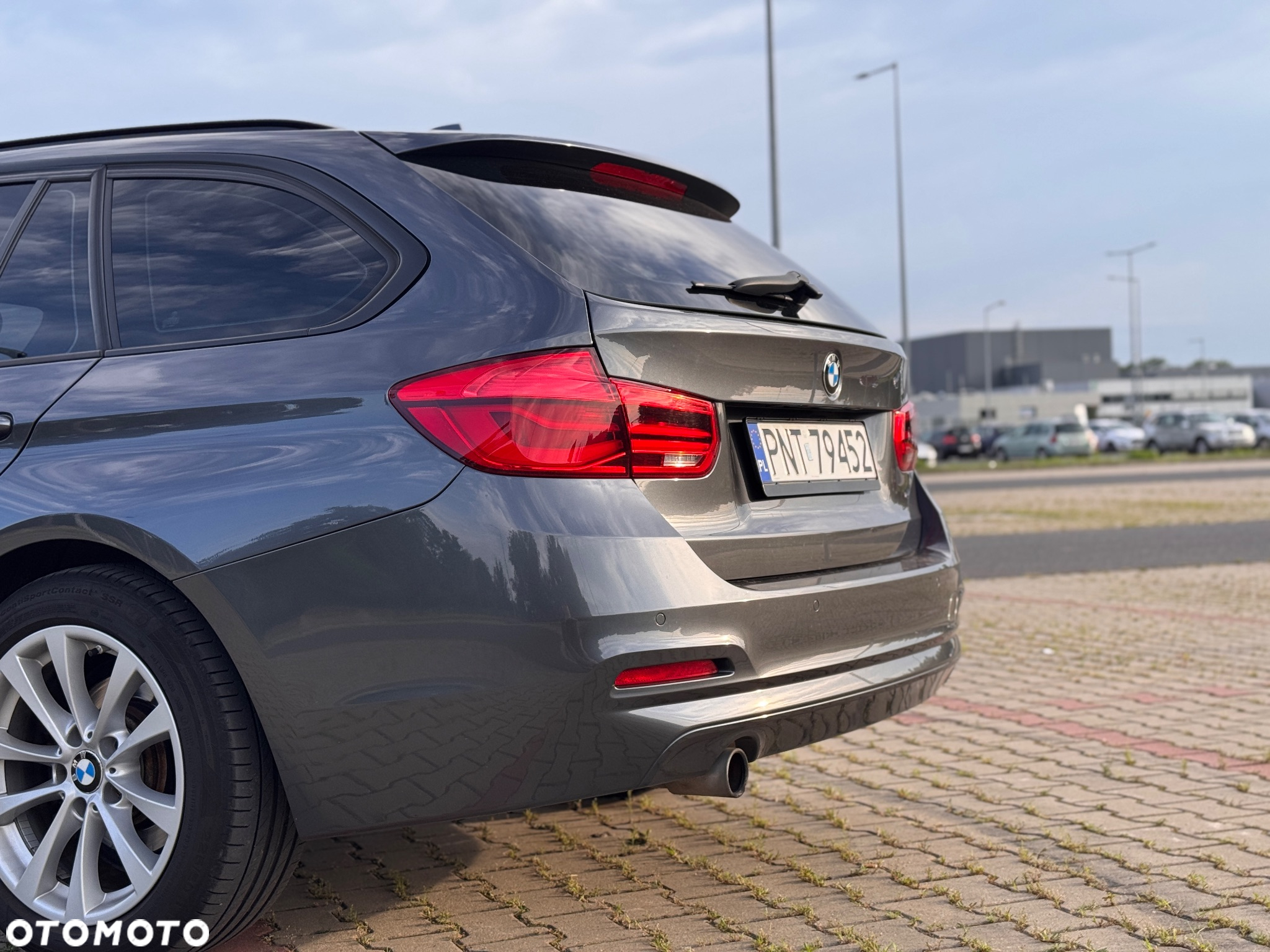 BMW Seria 3 318i - 5