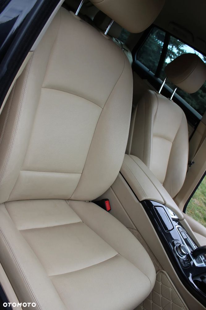 BMW Seria 5 520d Sport Line - 24