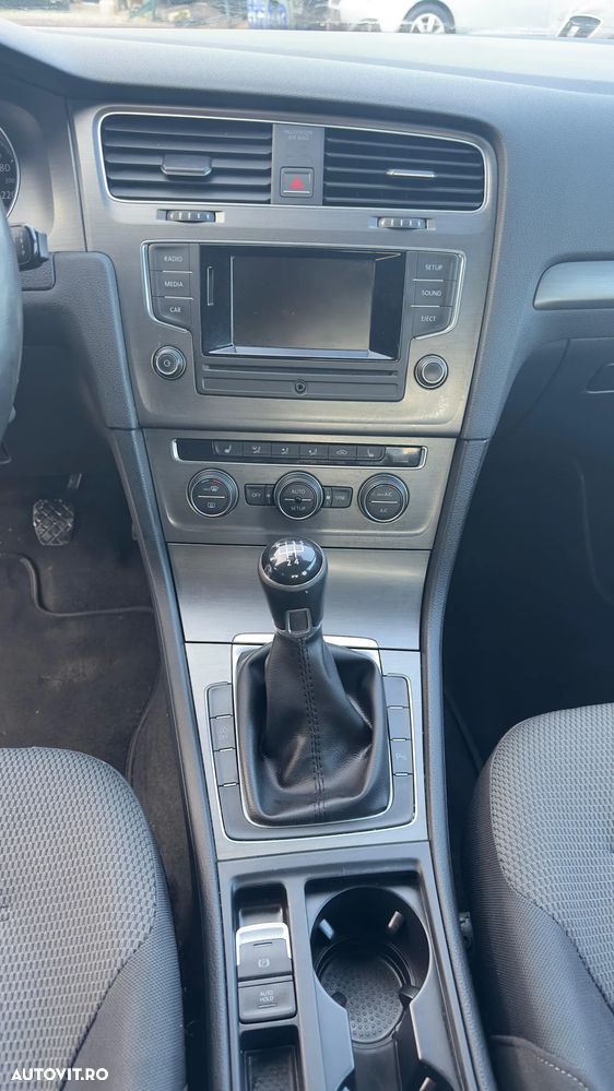 Volkswagen Golf - 16