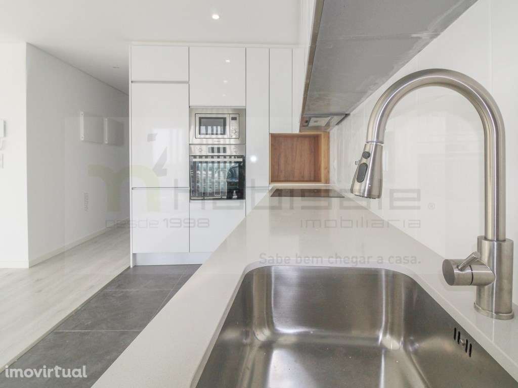 T3 com terraço a 5 minutos da estação e 10 minutos da praia - Grande imagem: 2/22