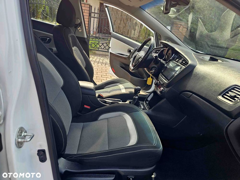 Kia Ceed 1.6 CRDi 136 ISG Spirit - 14
