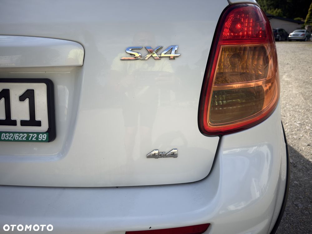 Suzuki SX4 Classic 1.6 VVT 4x4 Comfort - 9