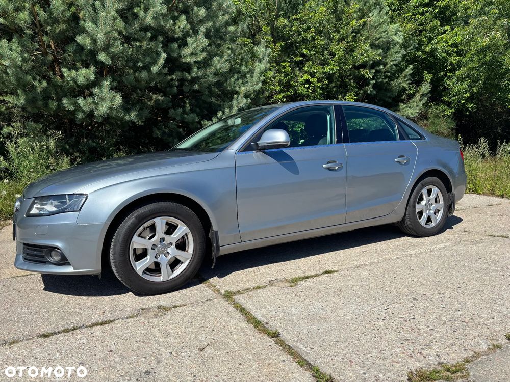 Audi A4 Limousine - 3