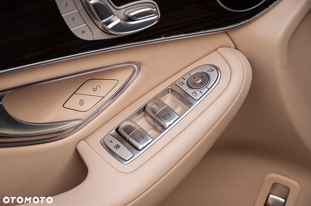 Mercedes-Benz GLC 300 4Matic 9G-TRONIC - 16