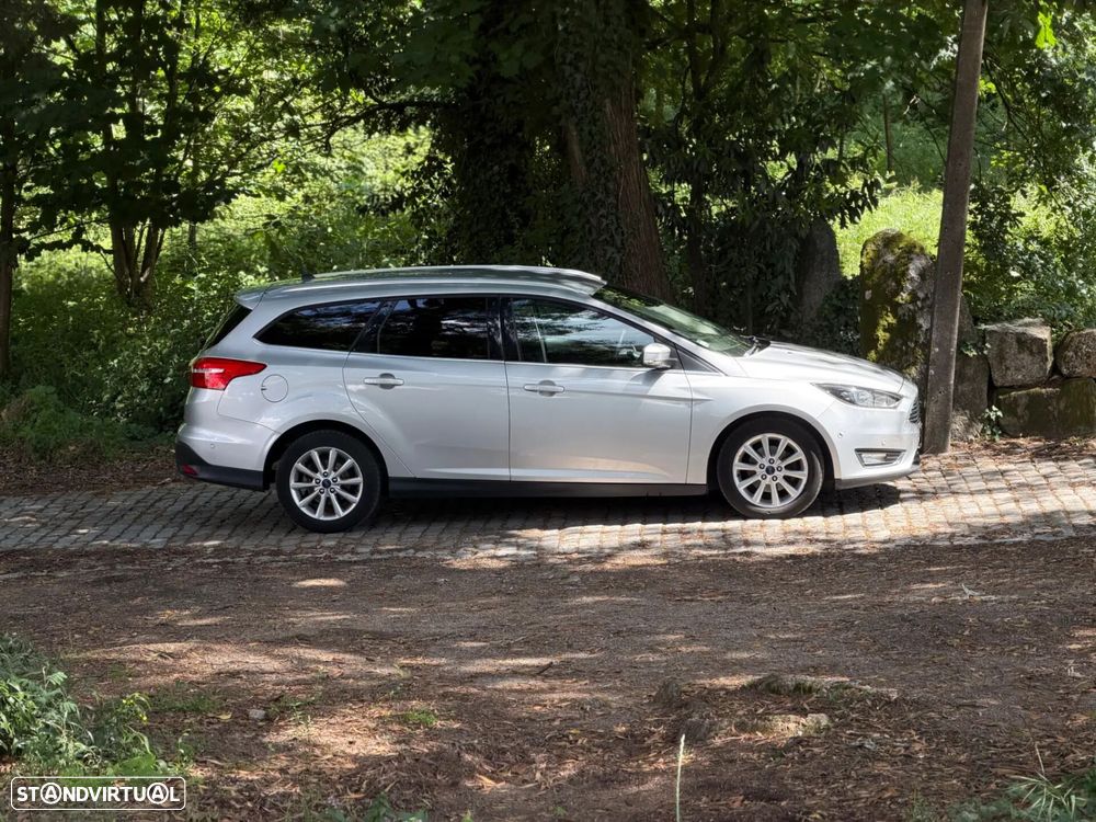 Ford Focus SW 1.0 EcoBoost S&S TITANIUM - 38