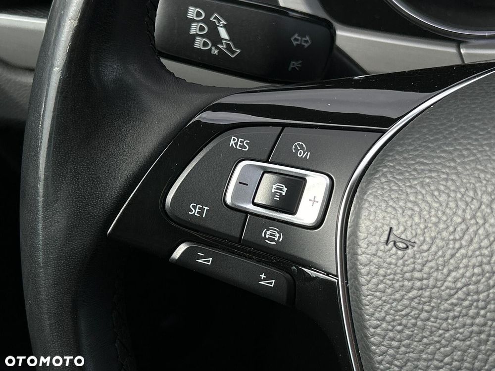 Volkswagen Touran 1.5 TSI EVO Comfortline - 23