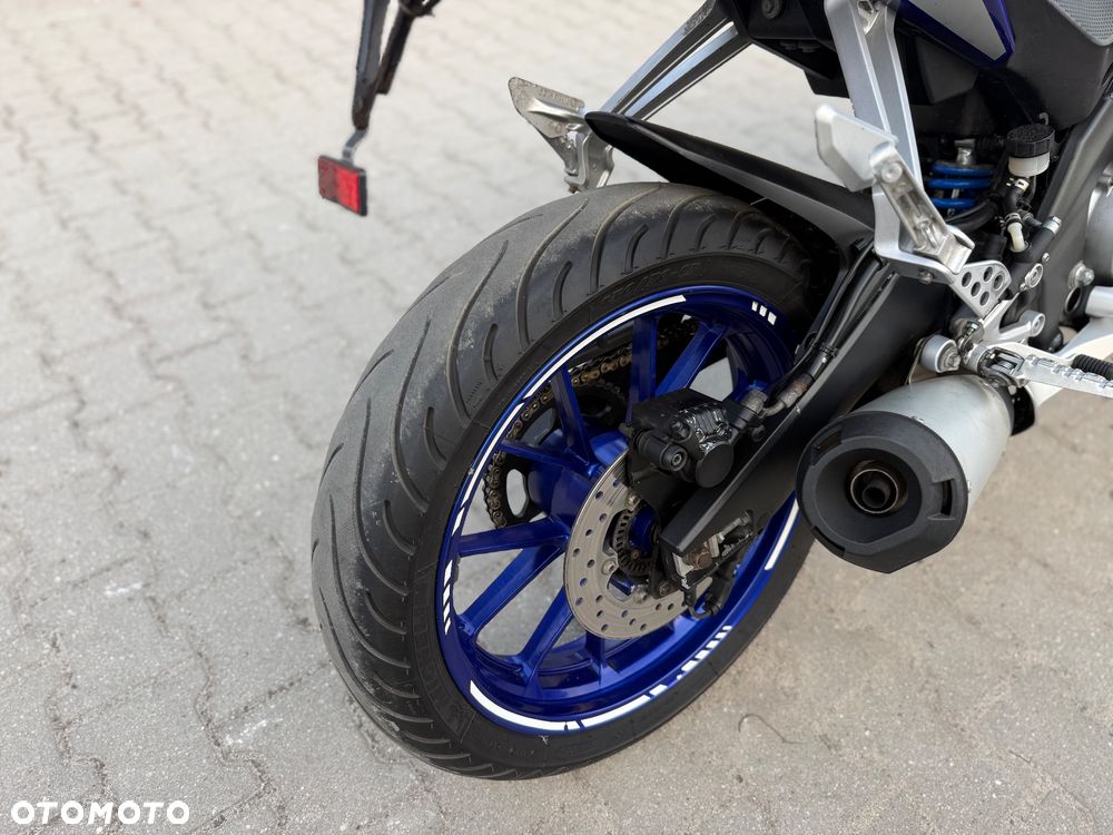 Yamaha YZF - 12