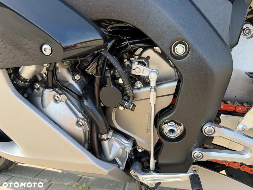Honda CBR - 32