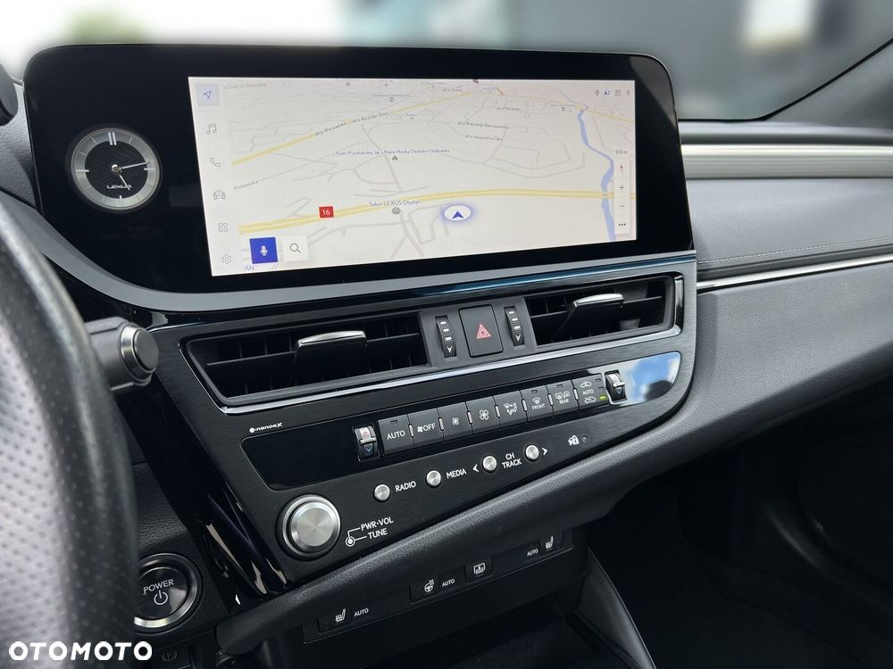 Lexus ES 300h F Sport Edition - 15