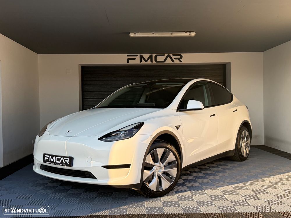 Tesla Model Y Standard - 1
