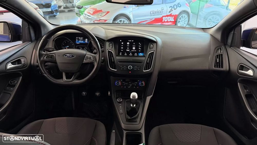 Ford Focus SW 1.0 EcoBoost ST-Line - 27