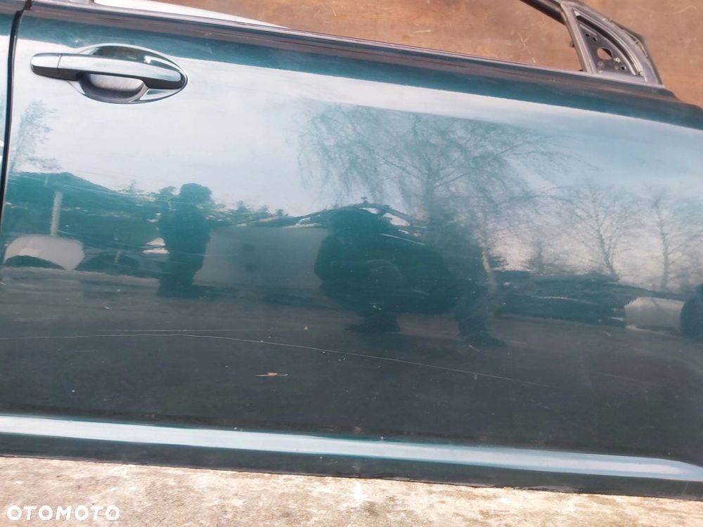 TOYOTA Avensis T25 03-08 r drzwi prawy przód prawe przednie 6s3 - 4