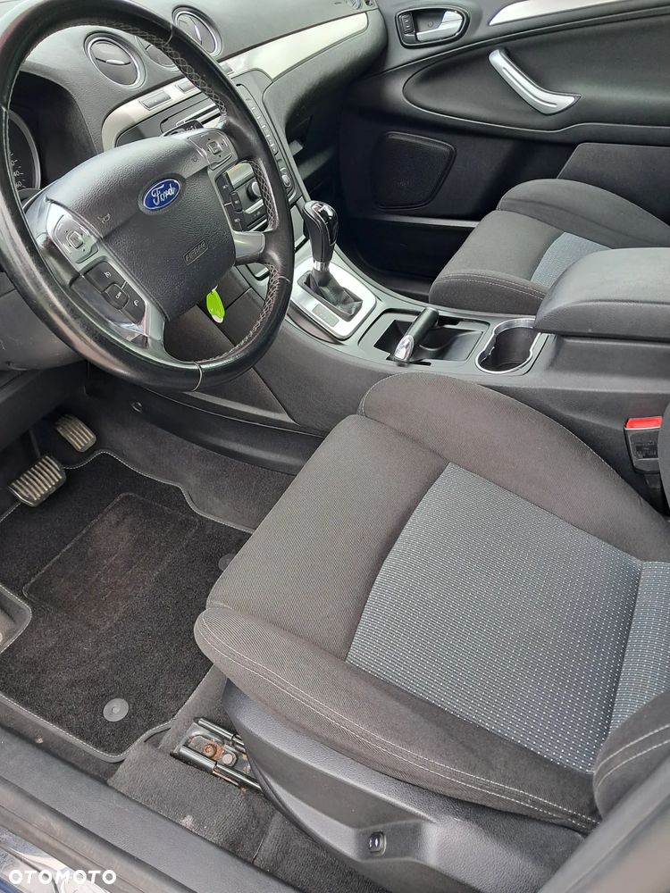 Ford S-Max - 22