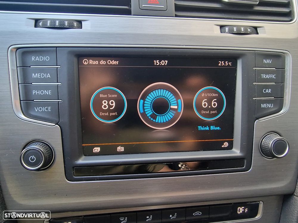VW Golf 1.6 TDI BlueMotion DSG Lounge - 28