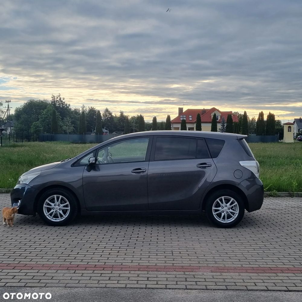 Toyota Corolla Verso - 8