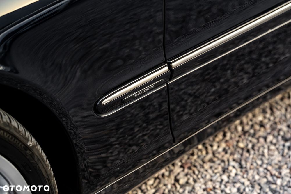 Mercedes-Benz Klasa C 320 4Matic Avantgarde Sport Edition - 8