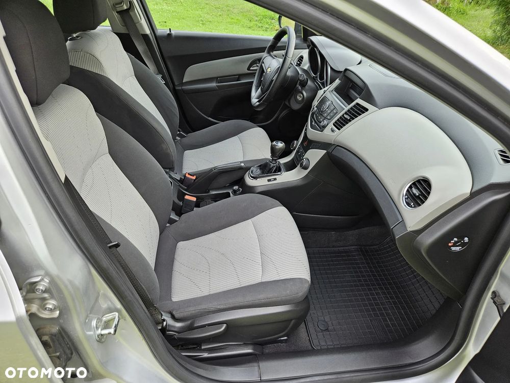 Chevrolet Cruze - 15