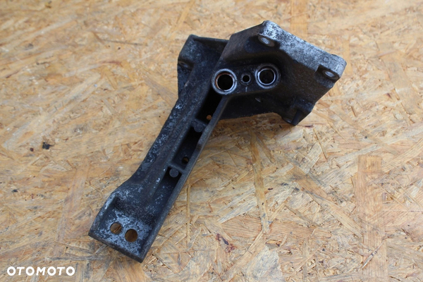Łapa silnika LEWA BMW e38 e39 m60 m62 1745741 v8 3.0 3.5 4.0 4.4