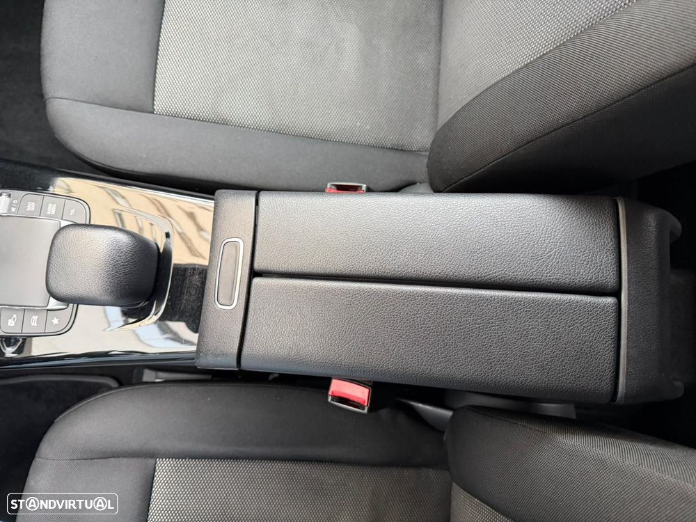 Mercedes-Benz CLA 180 - 12