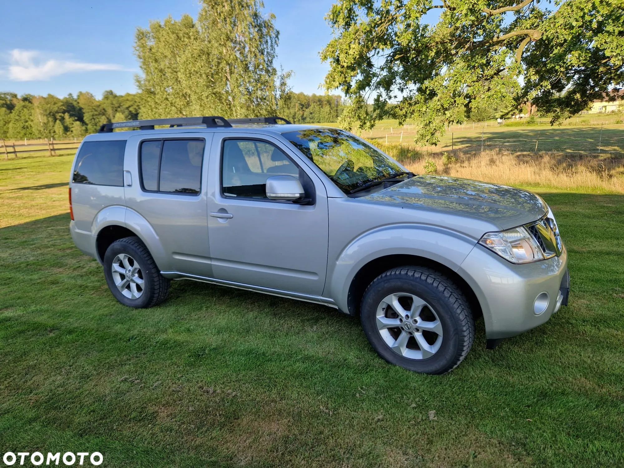 Nissan Pathfinder 2.5 D SE - 1