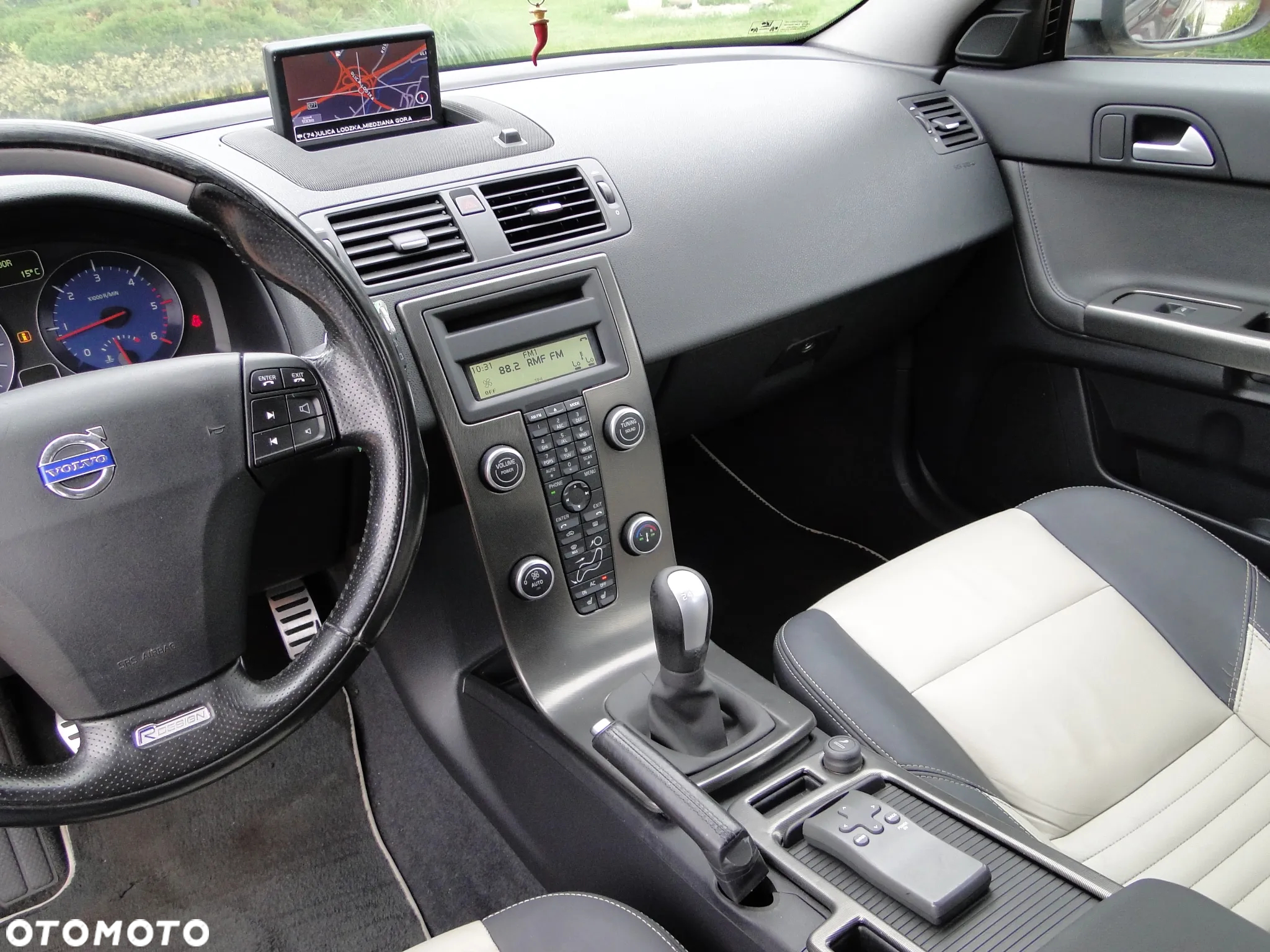 Volvo V50 D3 R-Design - 33